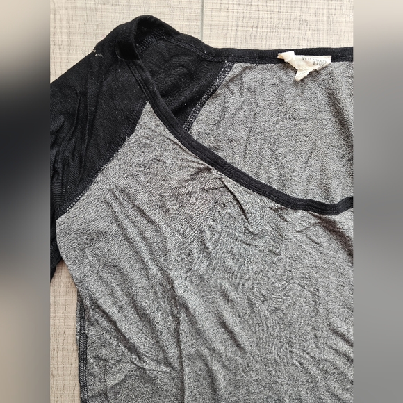 Aritzia (Wilfred Free) Raglan - Picture 4 of 4